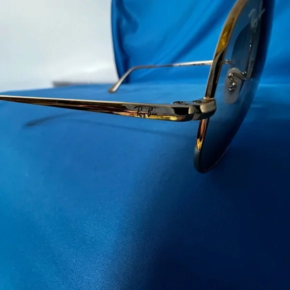 Ray-Ban Gold and Black Aviator Sunglasses - Picture 7 of 7